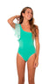Bañador Sicilia verde asimétrico de licra de algodón, con volante en el hombro para mujer y teen de Moûtt Girls.