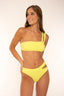 Bikini Boracay color lima top Bandeau asimétrico con dos tirantes y braga con abertura en cadera para mujer y teen de Moûtt Girls.